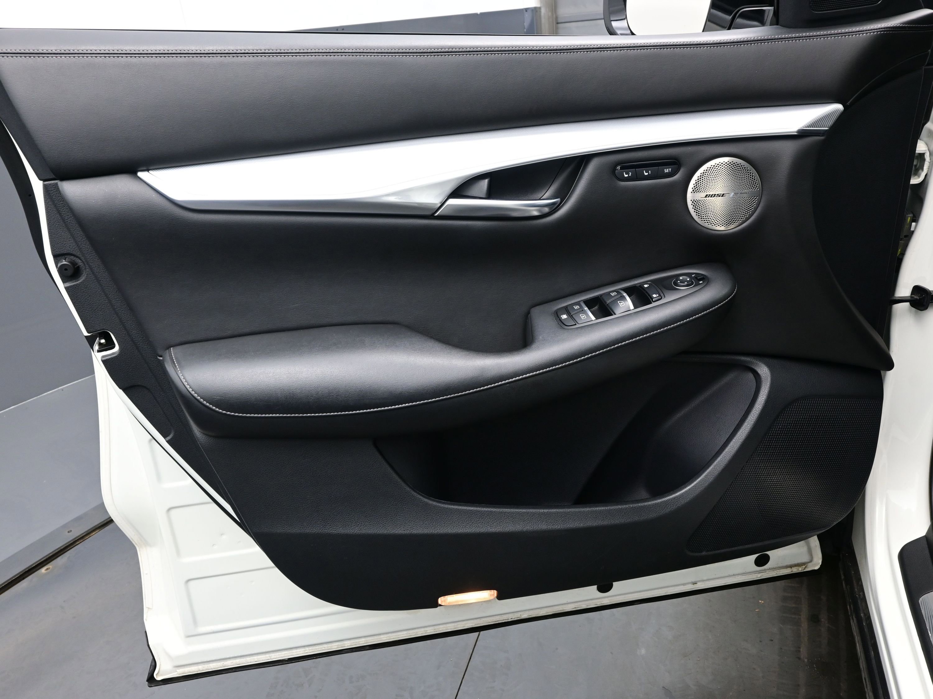 Used 2019 INFINITI QX50 Essential w/ Premium Heat Package image 9