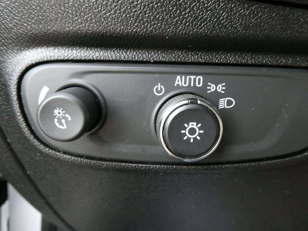 Used 2019 Chevrolet Equinox LT image 23