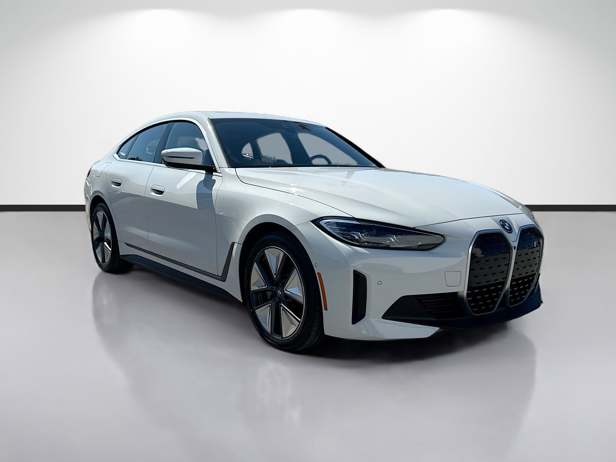 Used 2023 BMW i4 eDrive35 w/ Premium Package RWD image 1