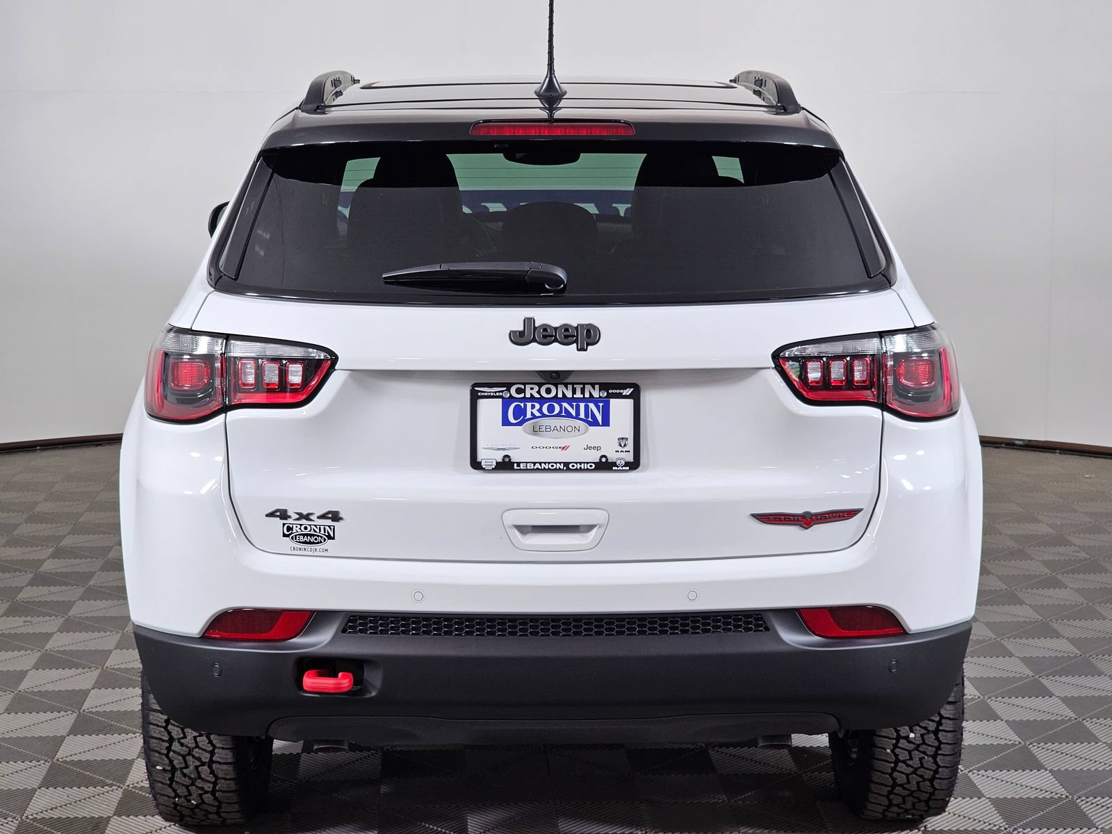 New 2026 Jeep Compass Trailhawk w/ Sun, Sound & Navigation Group AWD/4WD image 31