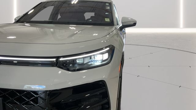 New 2026 Volkswagen Tiguan SEL R-Line AWD/4WD image 32