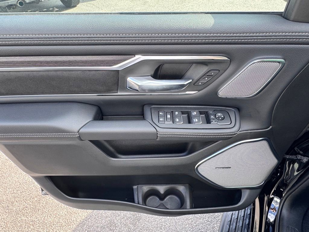 New 2026 RAM 1500 Laramie AWD/4WD image 10