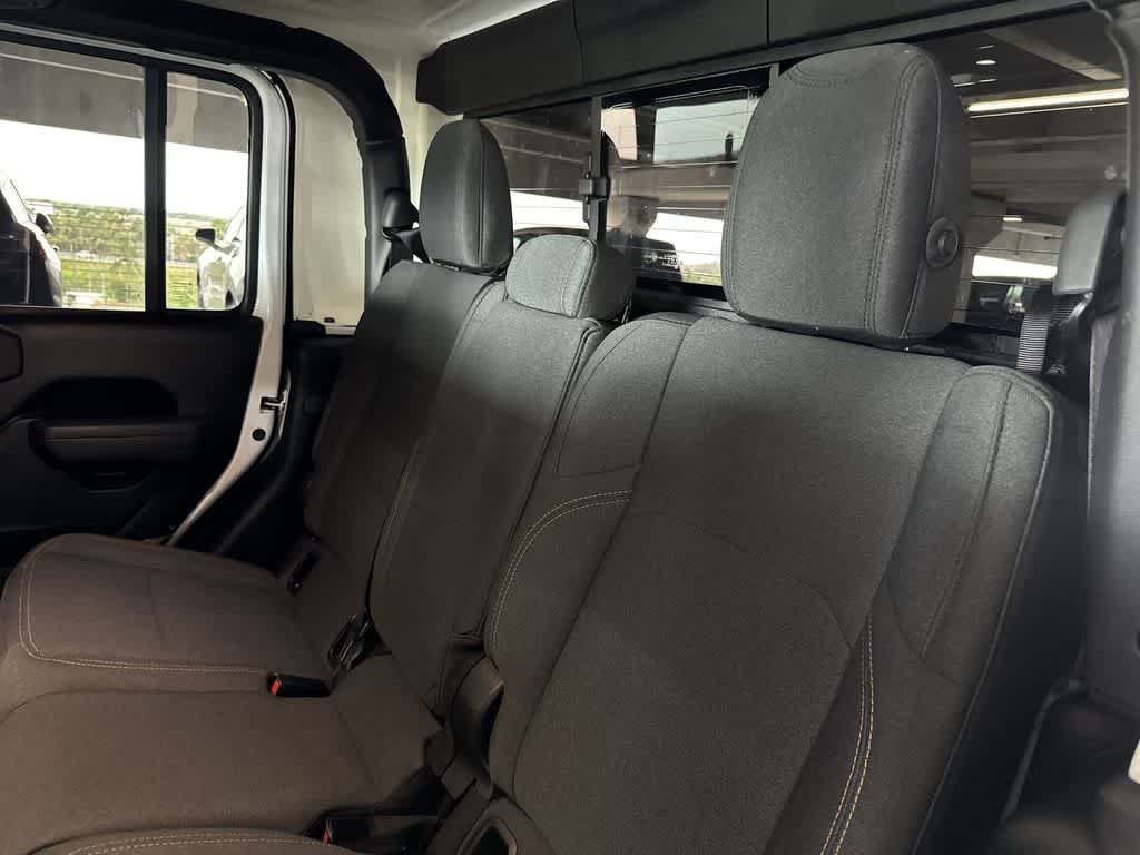 Used 2025 Jeep Gladiator Sport AWD/4WD image 21