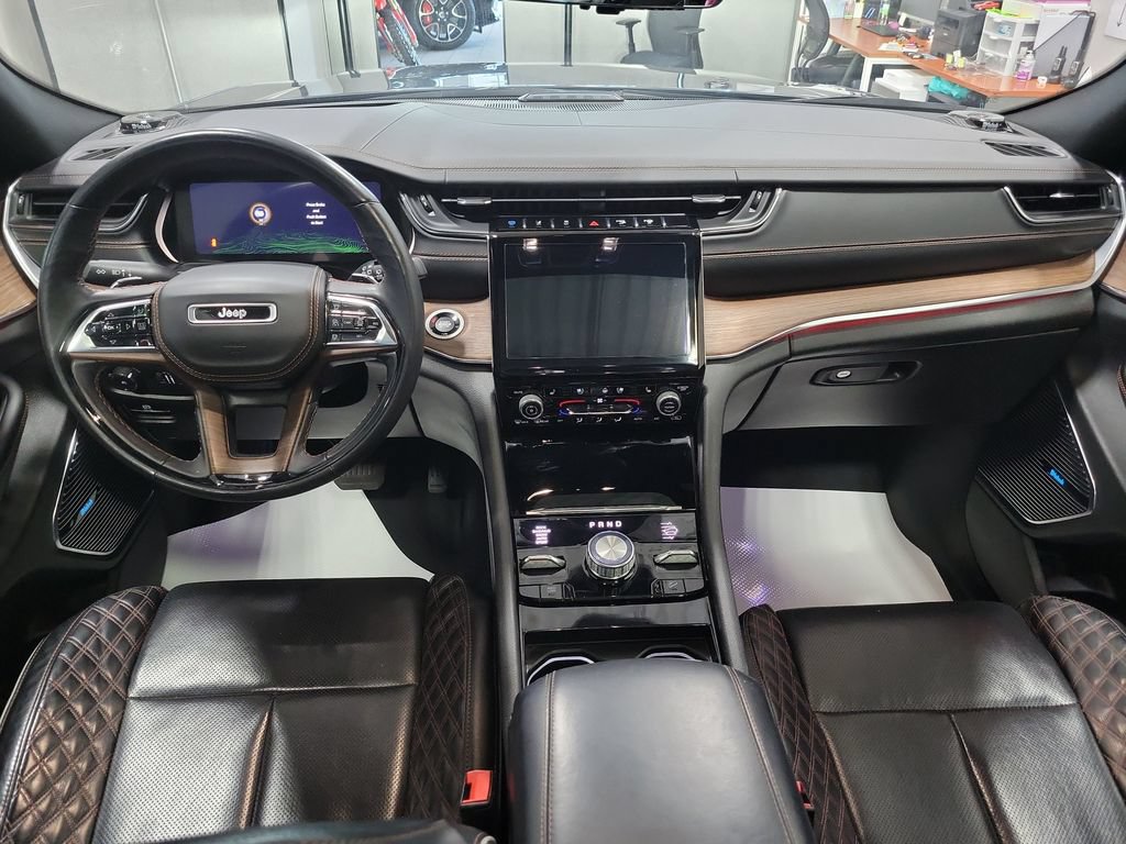Certified 2022 Jeep Grand Cherokee Summit w/ Advanced Protech Group IV AWD/4WD image 3
