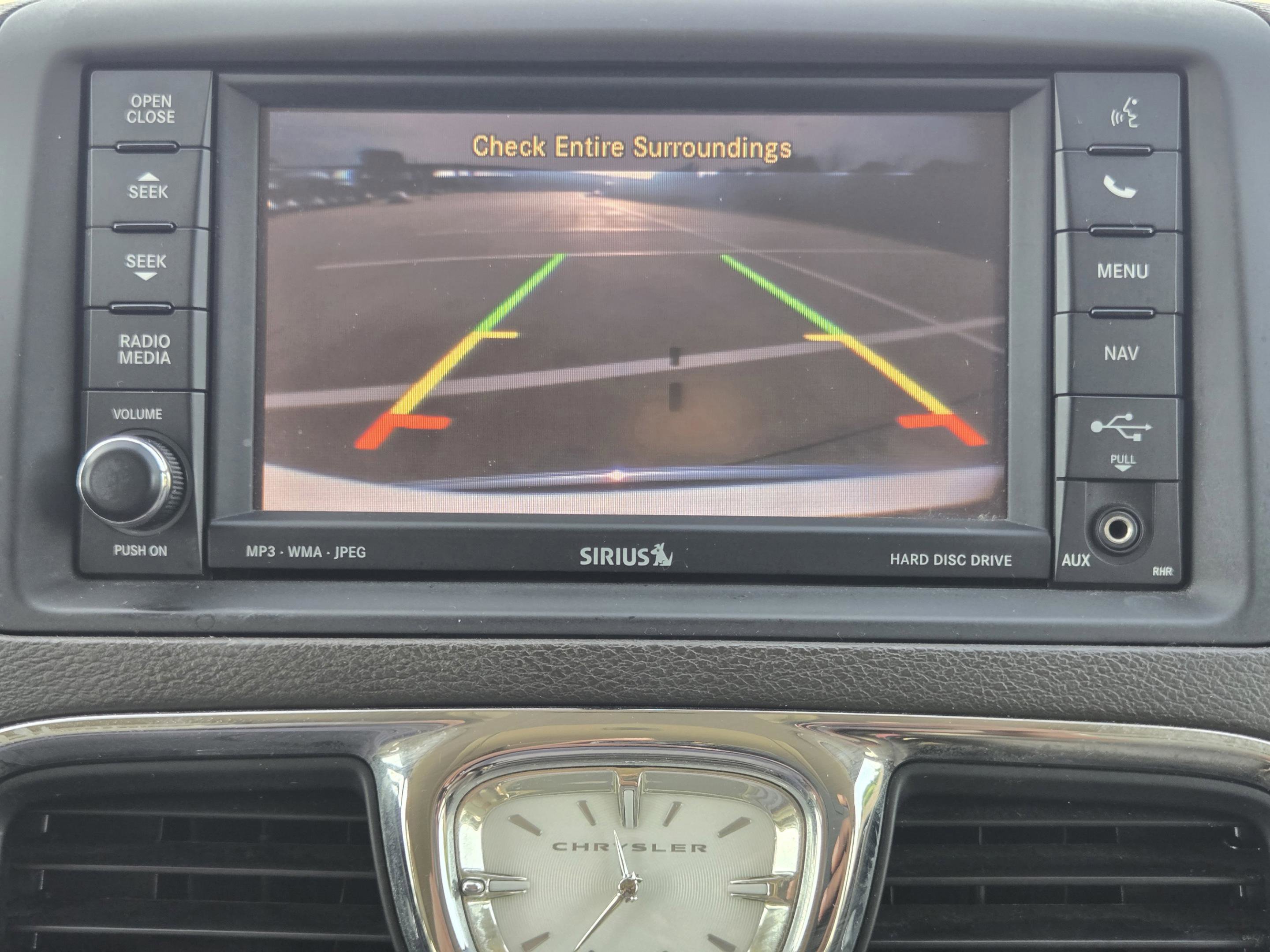 Used 2013 Chrysler Town & Country Touring-L w/ Driver Convenience Group FWD image 14