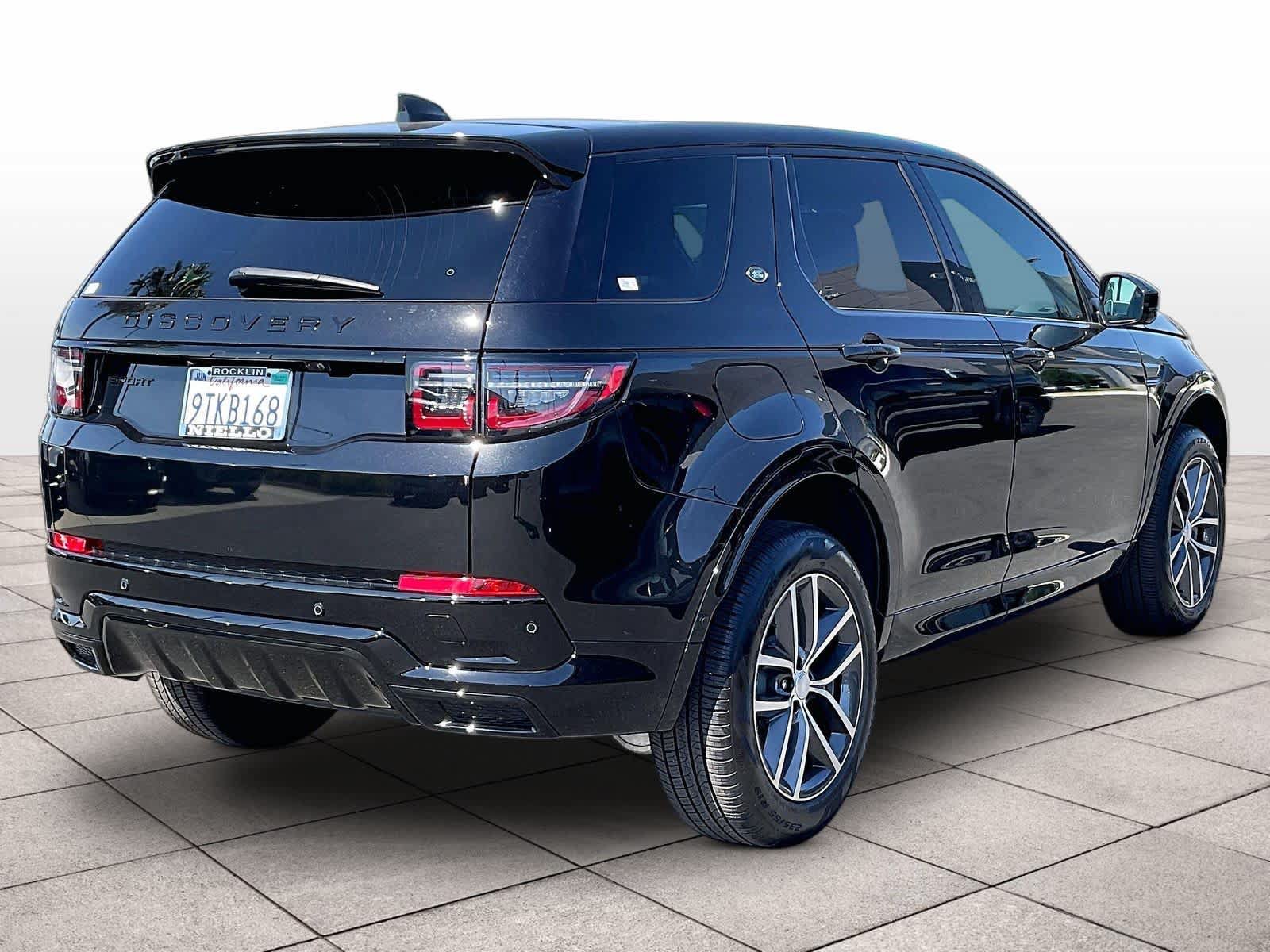 Used 2025 Land Rover Discovery Sport Dynamic SE AWD/4WD image 13