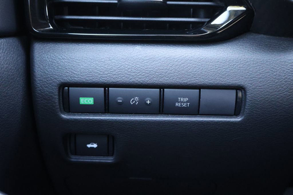 Used 2024 Nissan Sentra SV FWD image 32