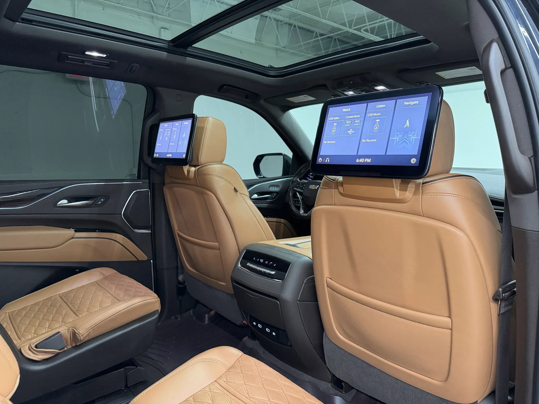 Used 2021 Cadillac Escalade ESV Sport AWD/4WD image 12