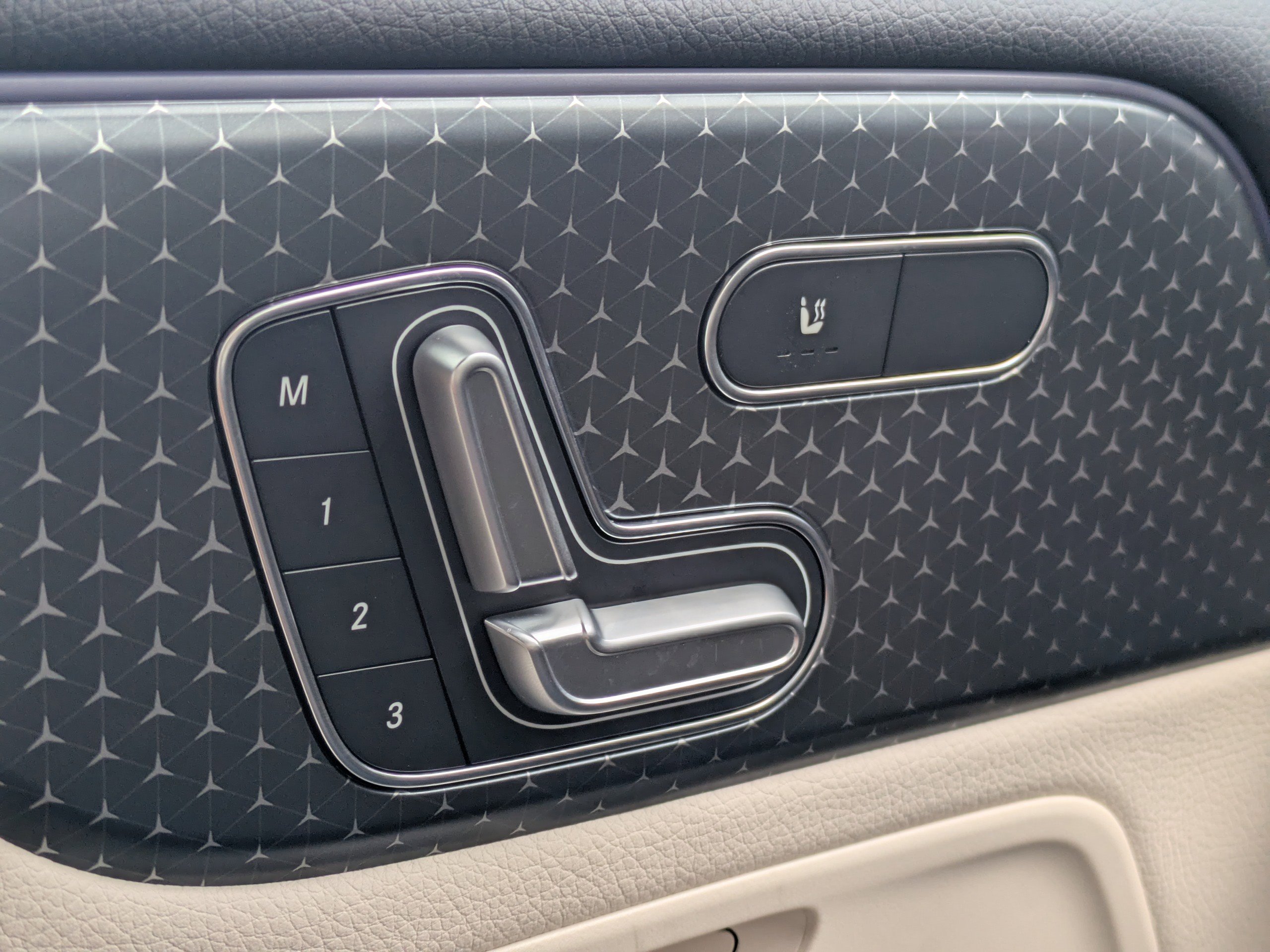 Certified 2025 Mercedes-Benz GLB 250 image 26