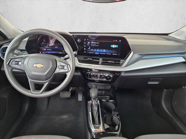 Used 2025 Chevrolet Trax LT FWD image 17
