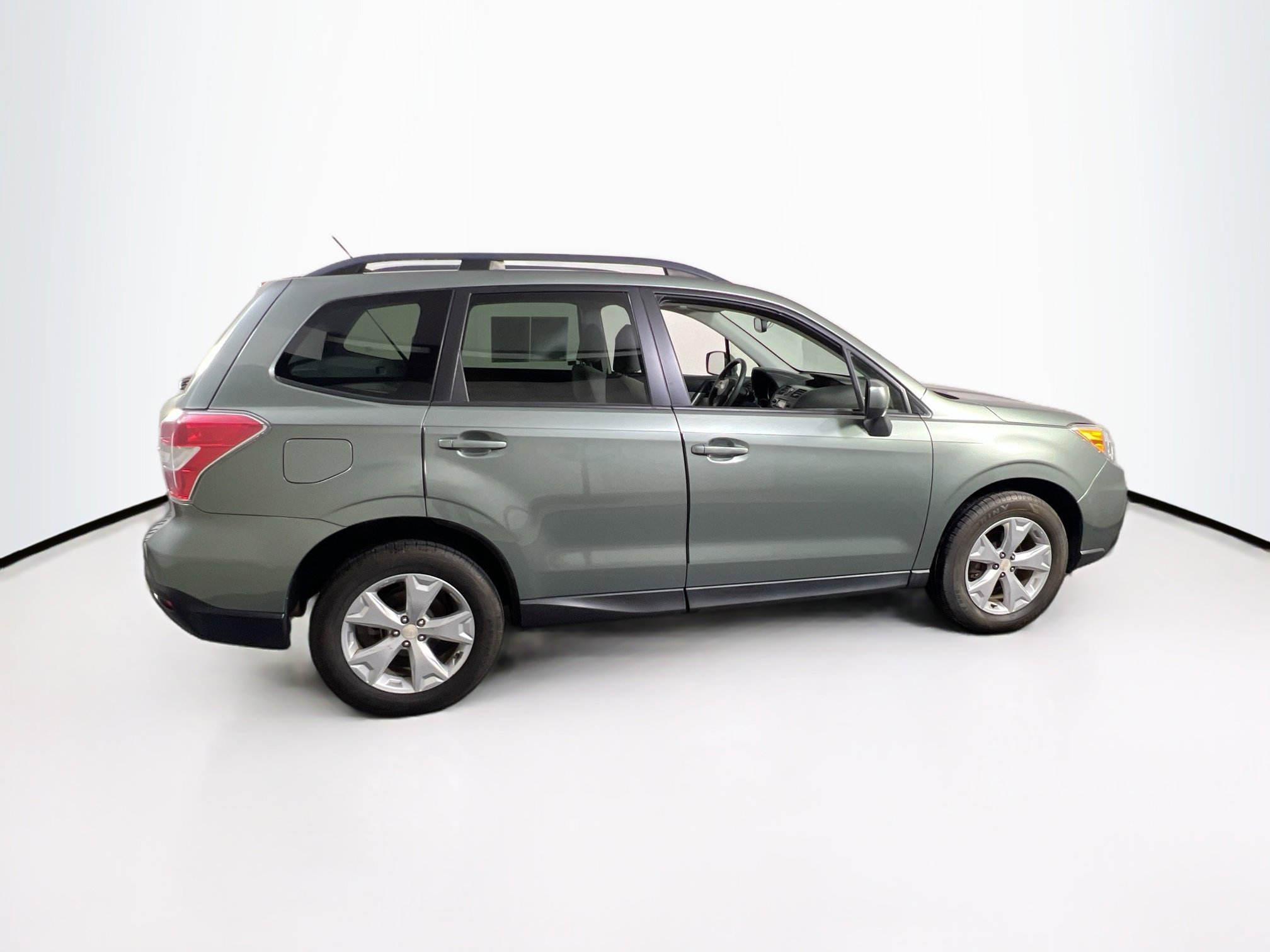Used 2015 Subaru Forester 2.5i Premium w/ Popular Package #2 image 4