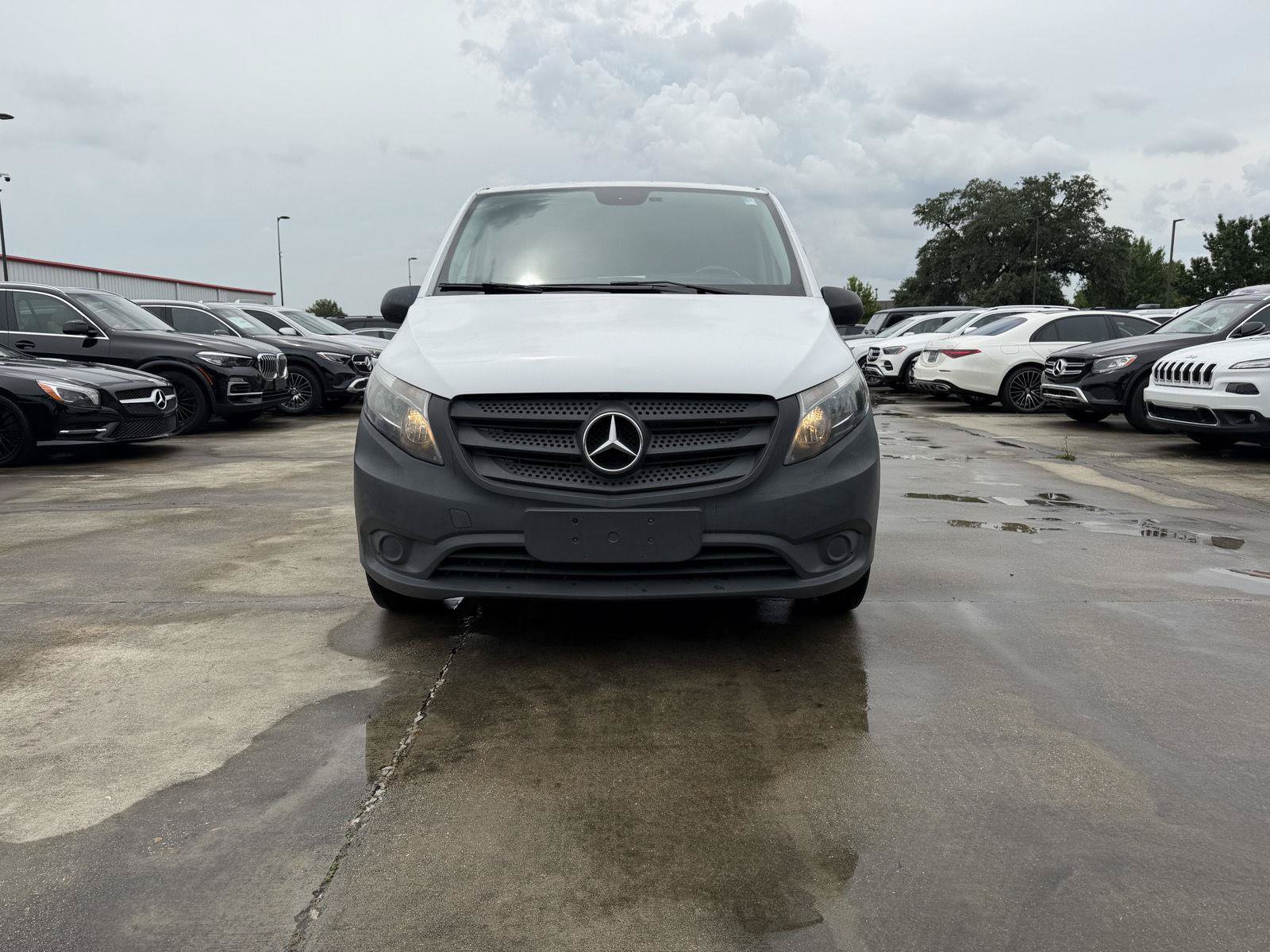 Used 2018 Mercedes-Benz Metris image 2