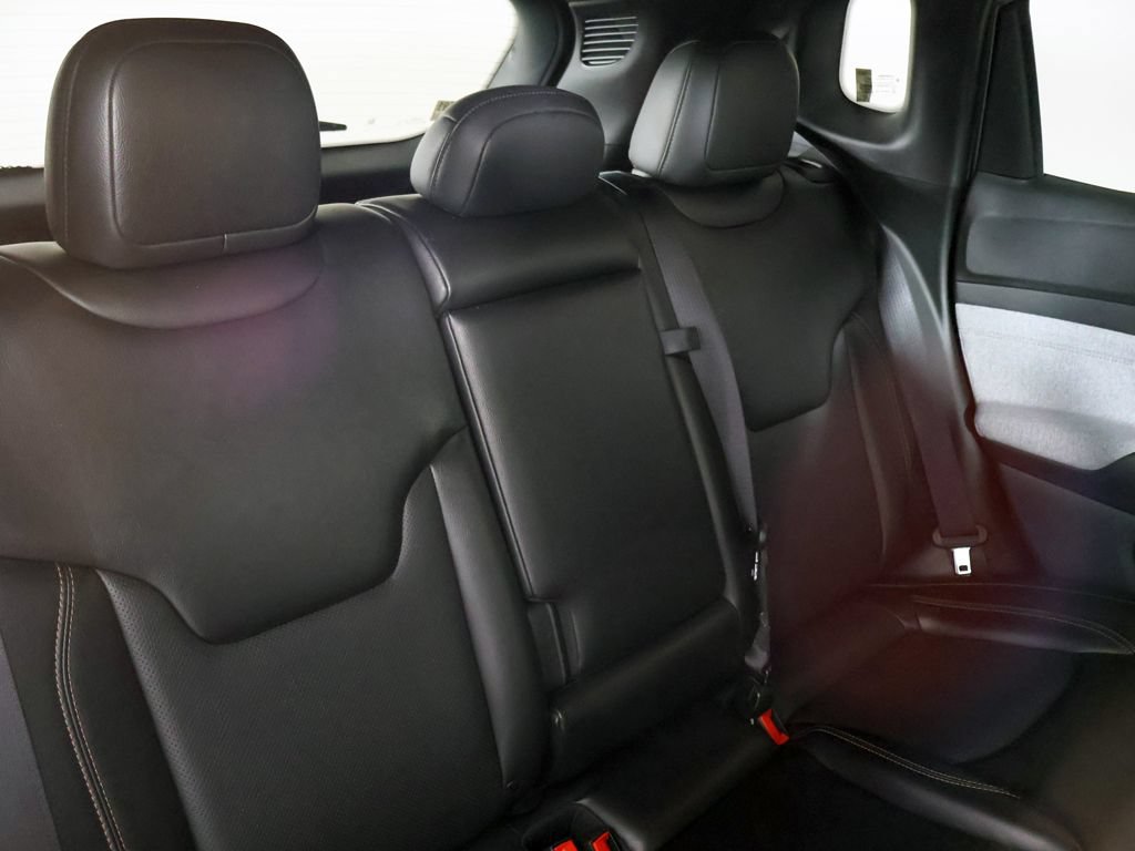 Used 2023 Jeep Compass Latitude AWD/4WD image 30