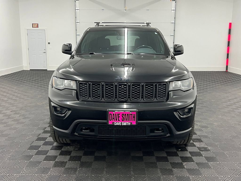 Used 2020 Jeep Grand Cherokee Laredo image 5