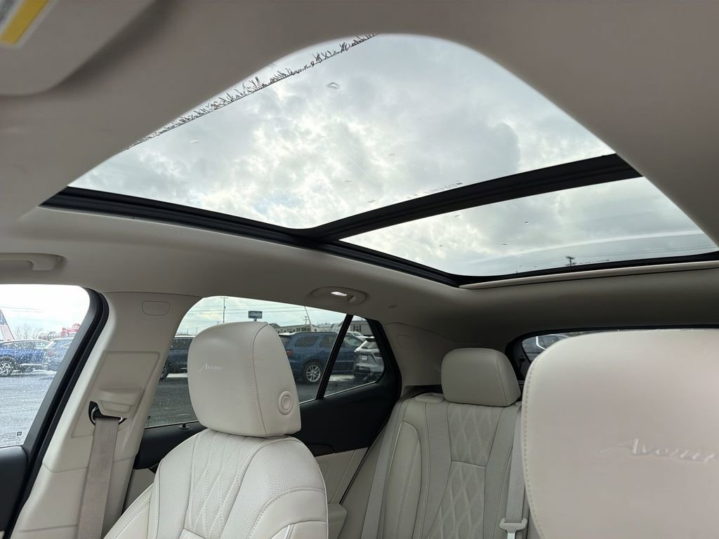 Used 2023 Buick Envision Avenir image 28