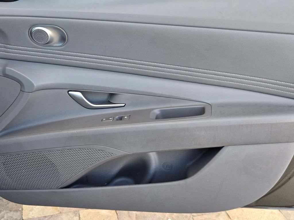 Used 2025 Hyundai Elantra Sport FWD image 28