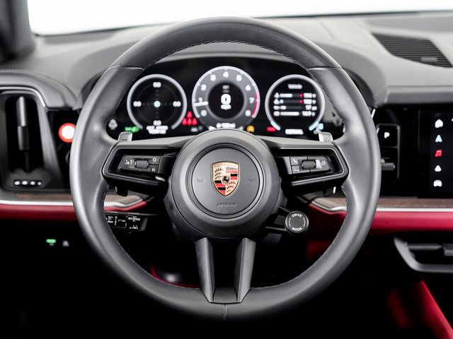 Used 2024 Porsche Cayenne image 13