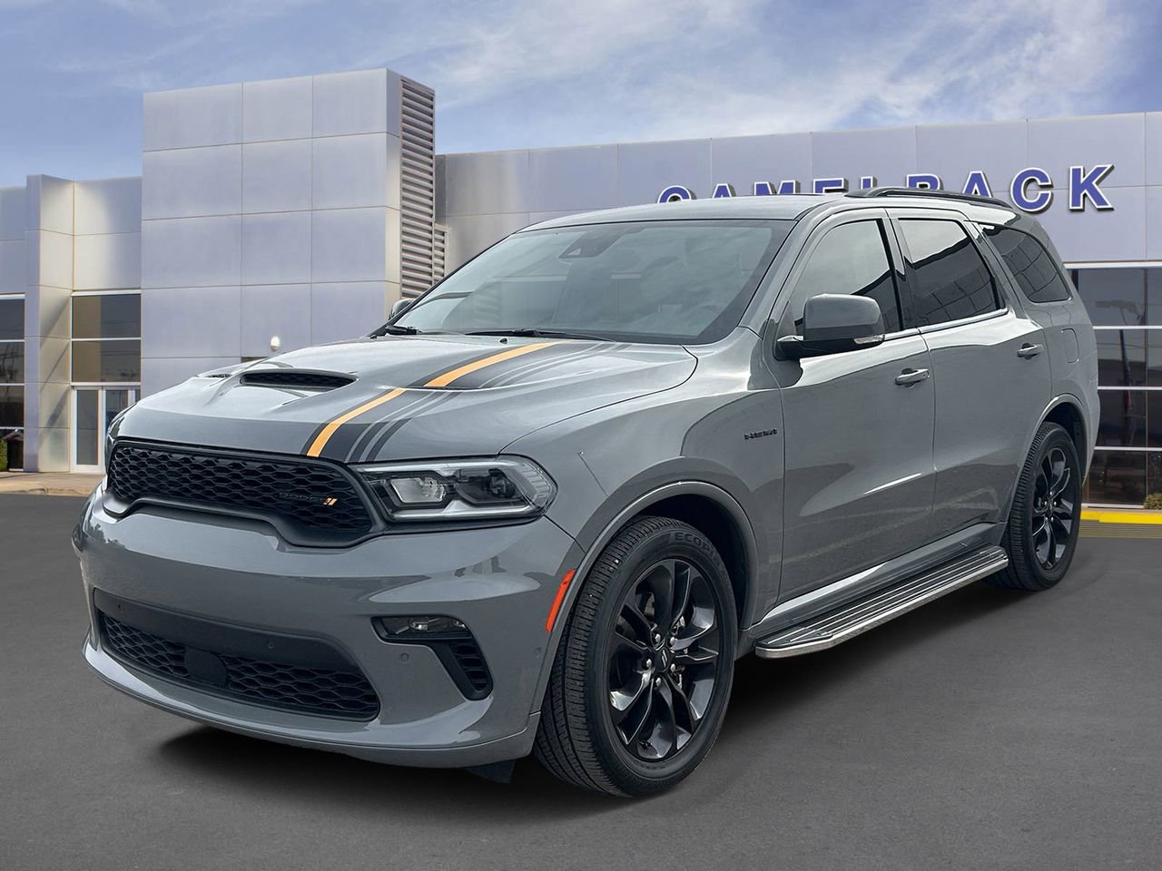 Used 2022 Dodge Durango R/T w/ Hemi Orange Plus Package image 2