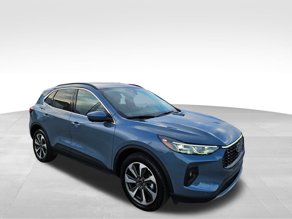 Used 2024 Ford Escape Platinum image 4