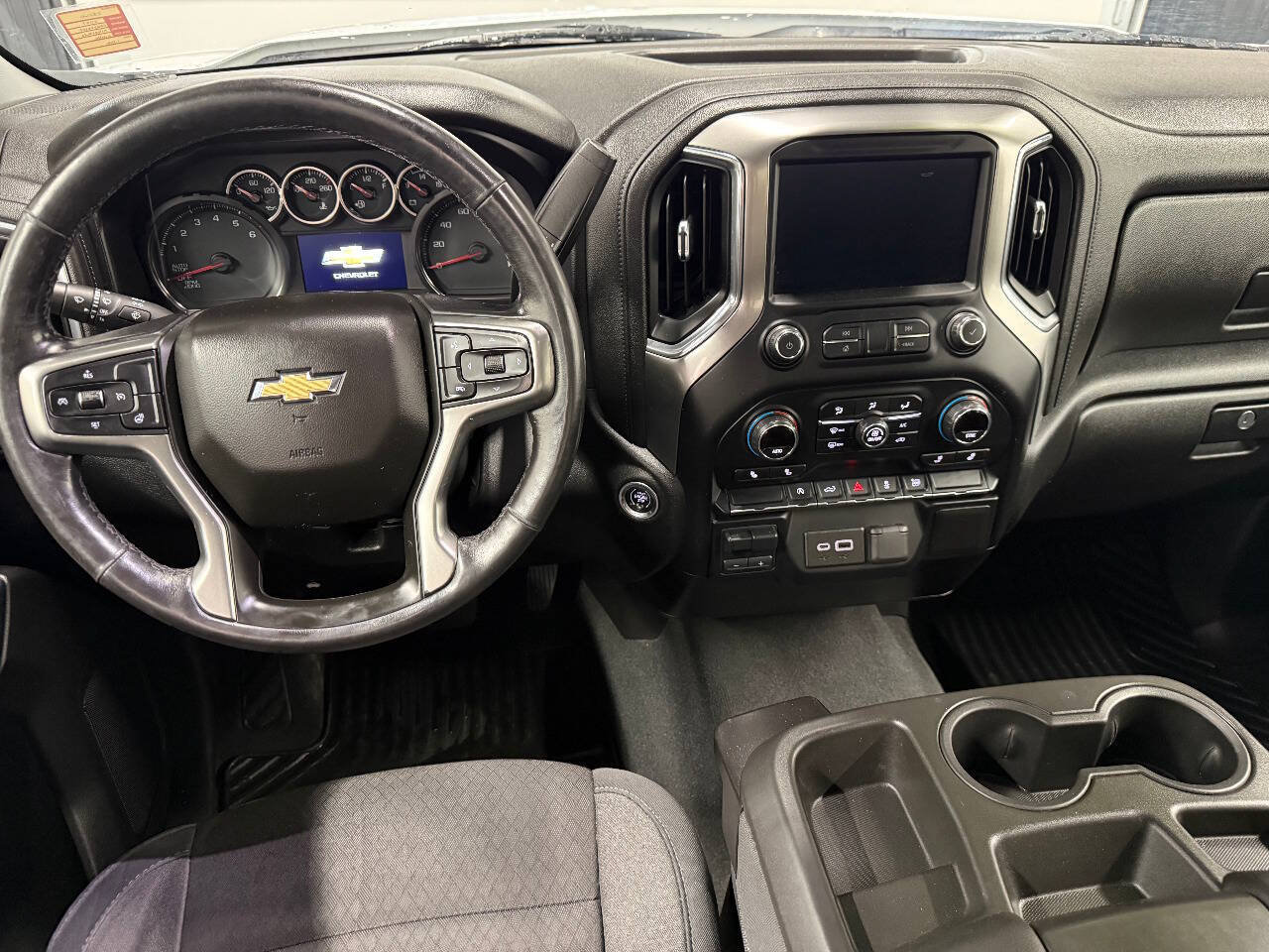 Used 2021 Chevrolet Silverado 1500 LT AWD/4WD image 9