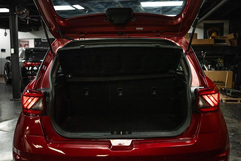 Used 2021 Hyundai Venue SEL image 7