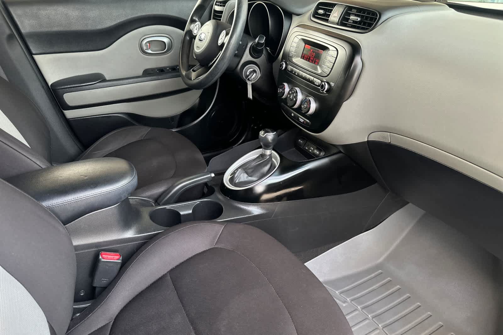 Used 2015 Kia Soul FWD image 16