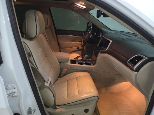 Used 2016 Jeep Grand Cherokee Overland RWD image 8