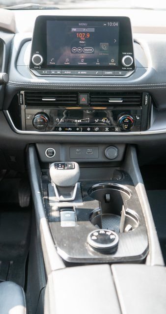 Used 2021 Nissan Rogue SV w/ Premium Package AWD/4WD image 17