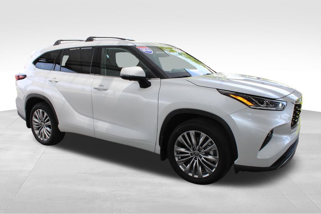 Certified 2026 Toyota Highlander Platinum AWD/4WD image 22