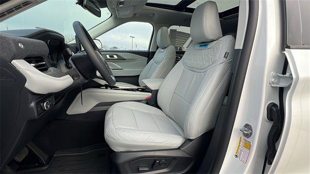 Used 2025 Ford Explorer Platinum w/ Ultimate Package image 24