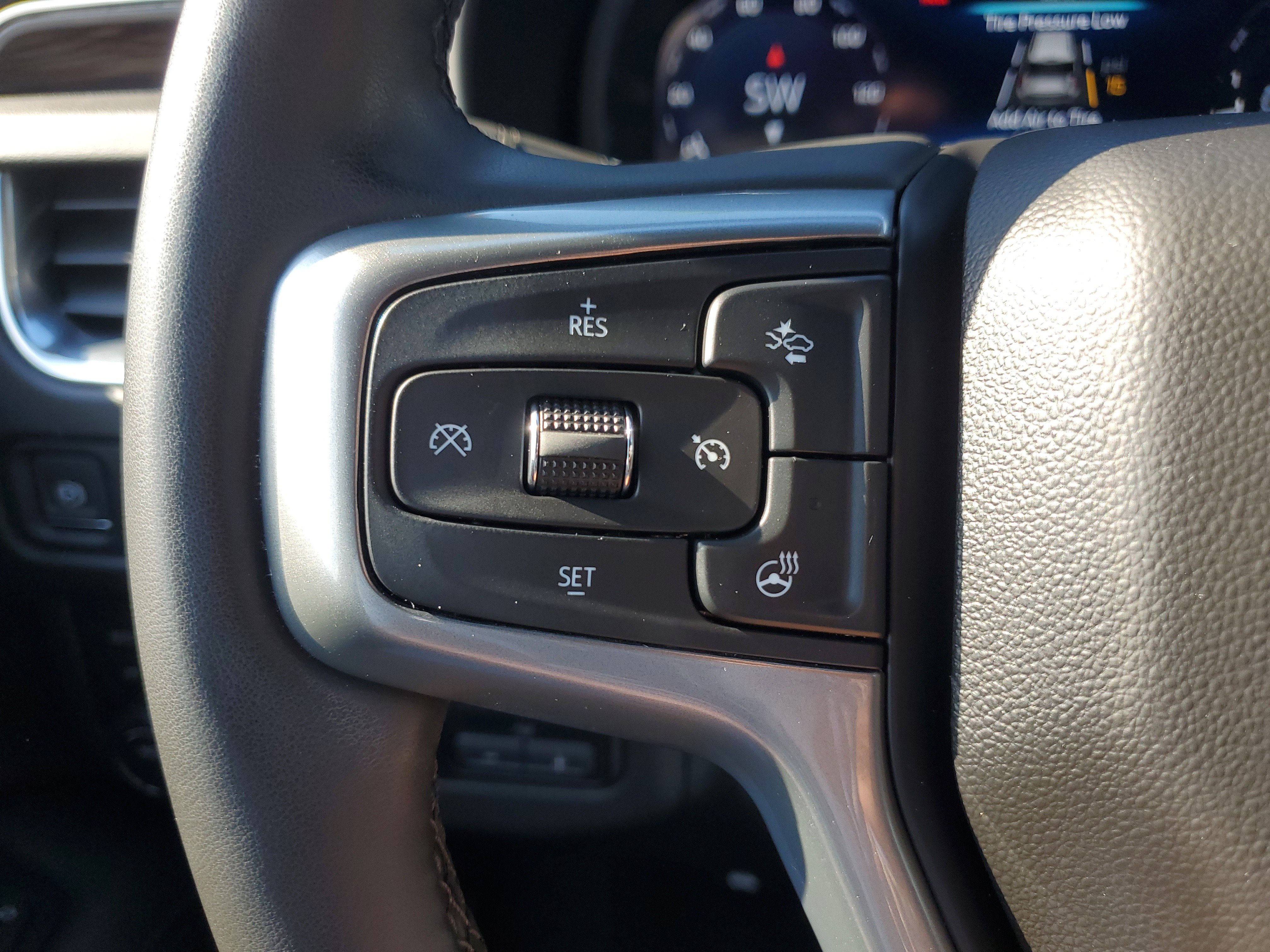 Used 2023 Chevrolet Tahoe Z71 w/ Luxury Package AWD/4WD image 24