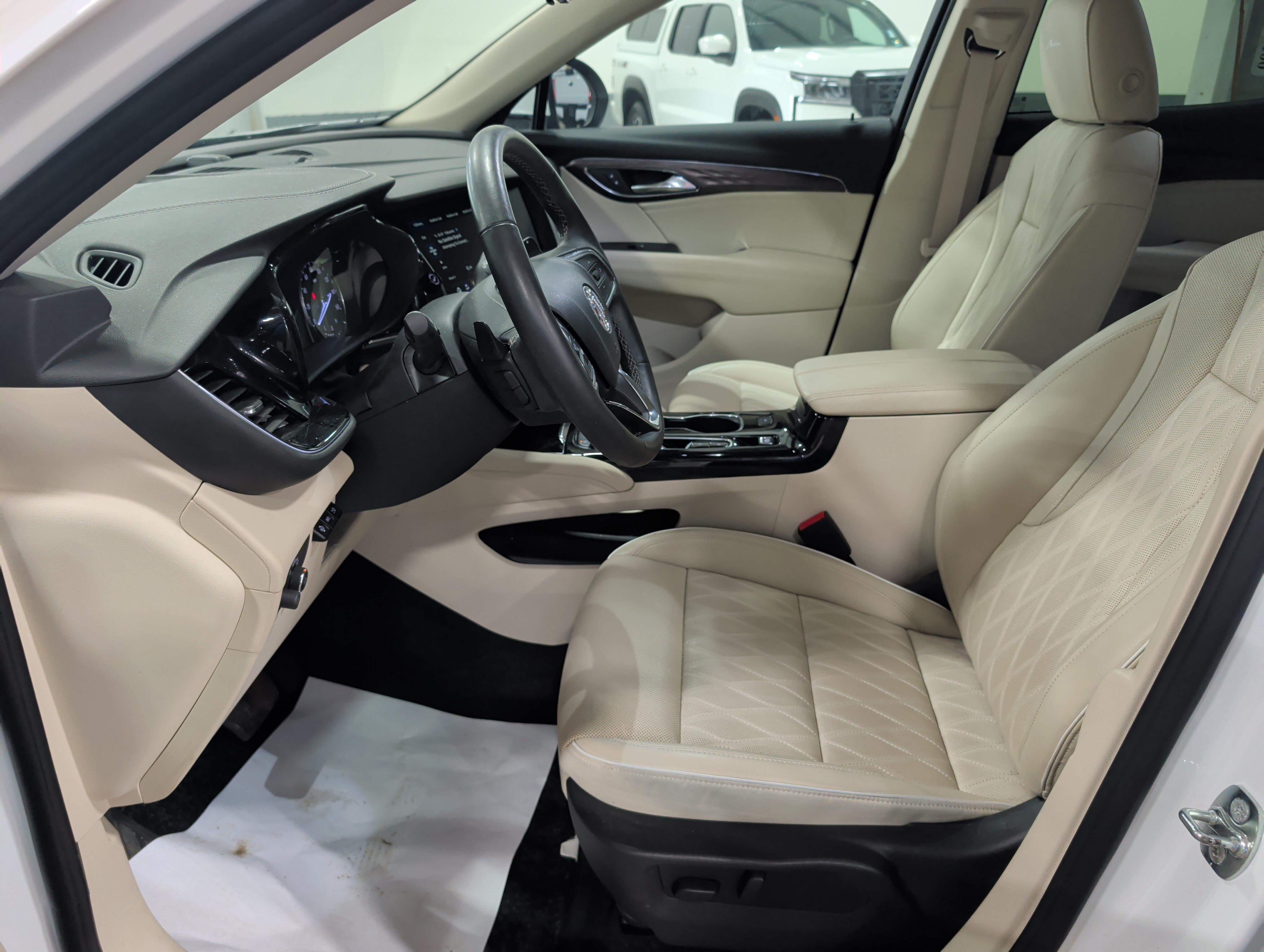 Used 2023 Buick Envision Avenir AWD/4WD image 7