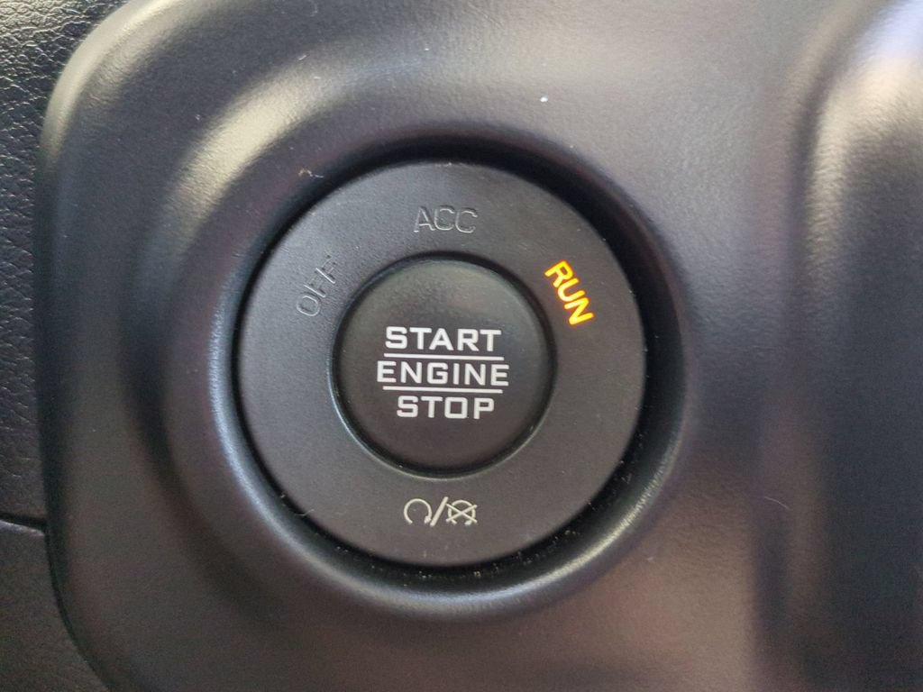 Used 2021 Jeep Wrangler Unlimited Sahara w/ Cold Weather Group AWD/4WD image 35