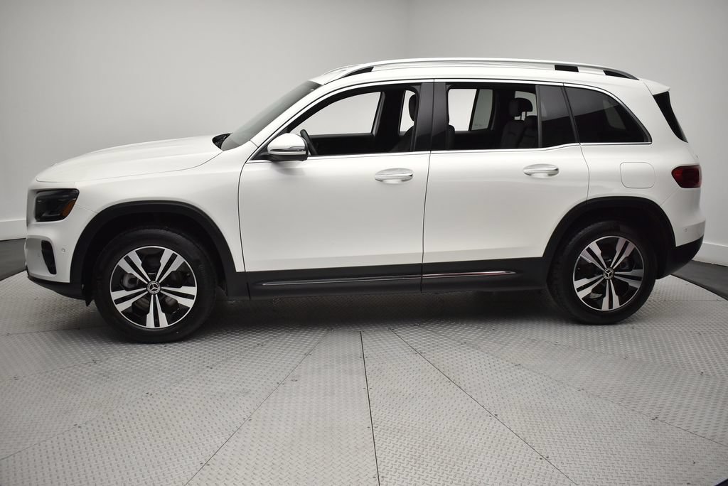 Used 2025 Mercedes-Benz GLB 250 4MATIC image 8