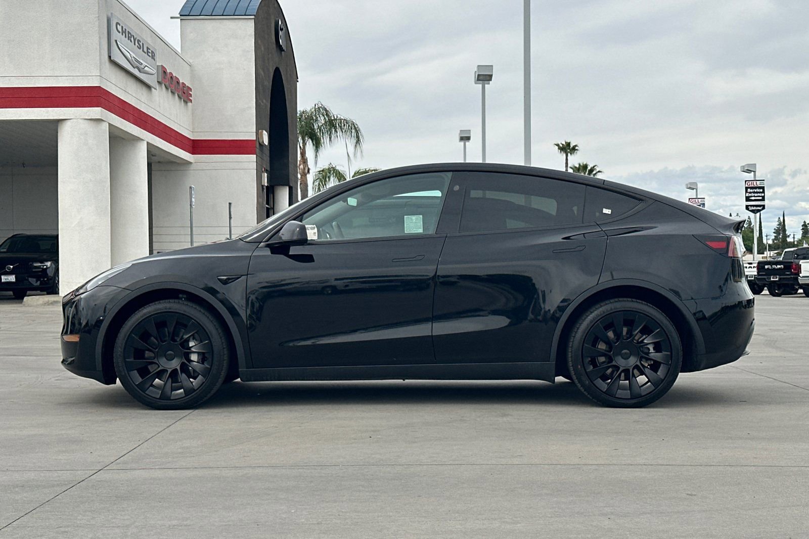 Used 2024 Tesla Model Y Long Range image 3