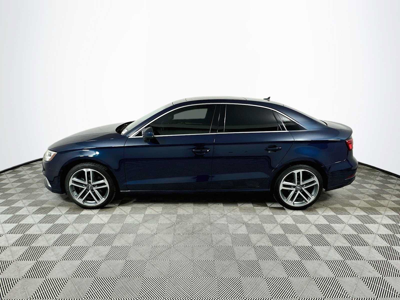 Used 2019 Audi A3 2.0T Premium w/ Convenience Package FWD image 4