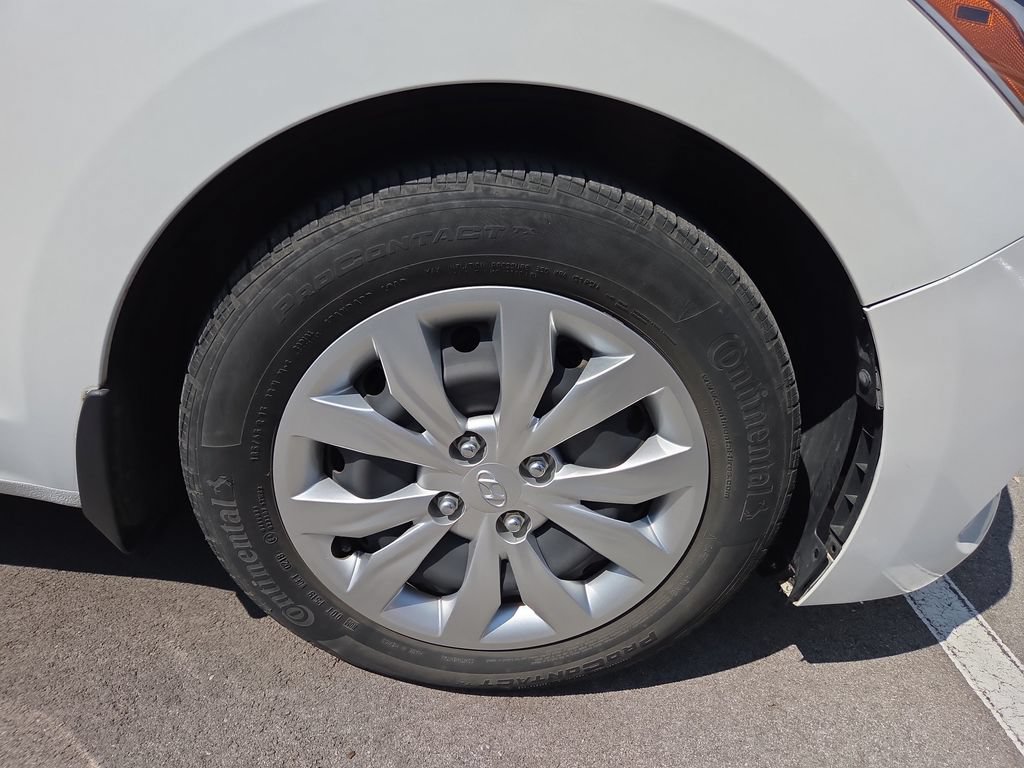 Used 2018 Hyundai Accent SE FWD image 8