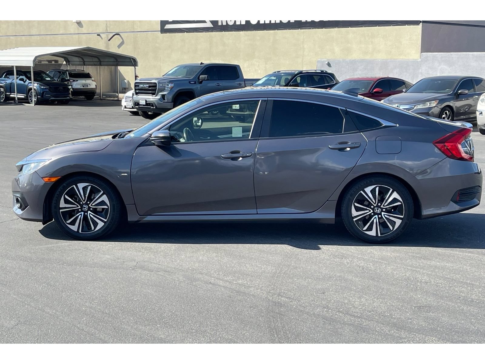 Used 2018 Honda Civic EX-T image 2