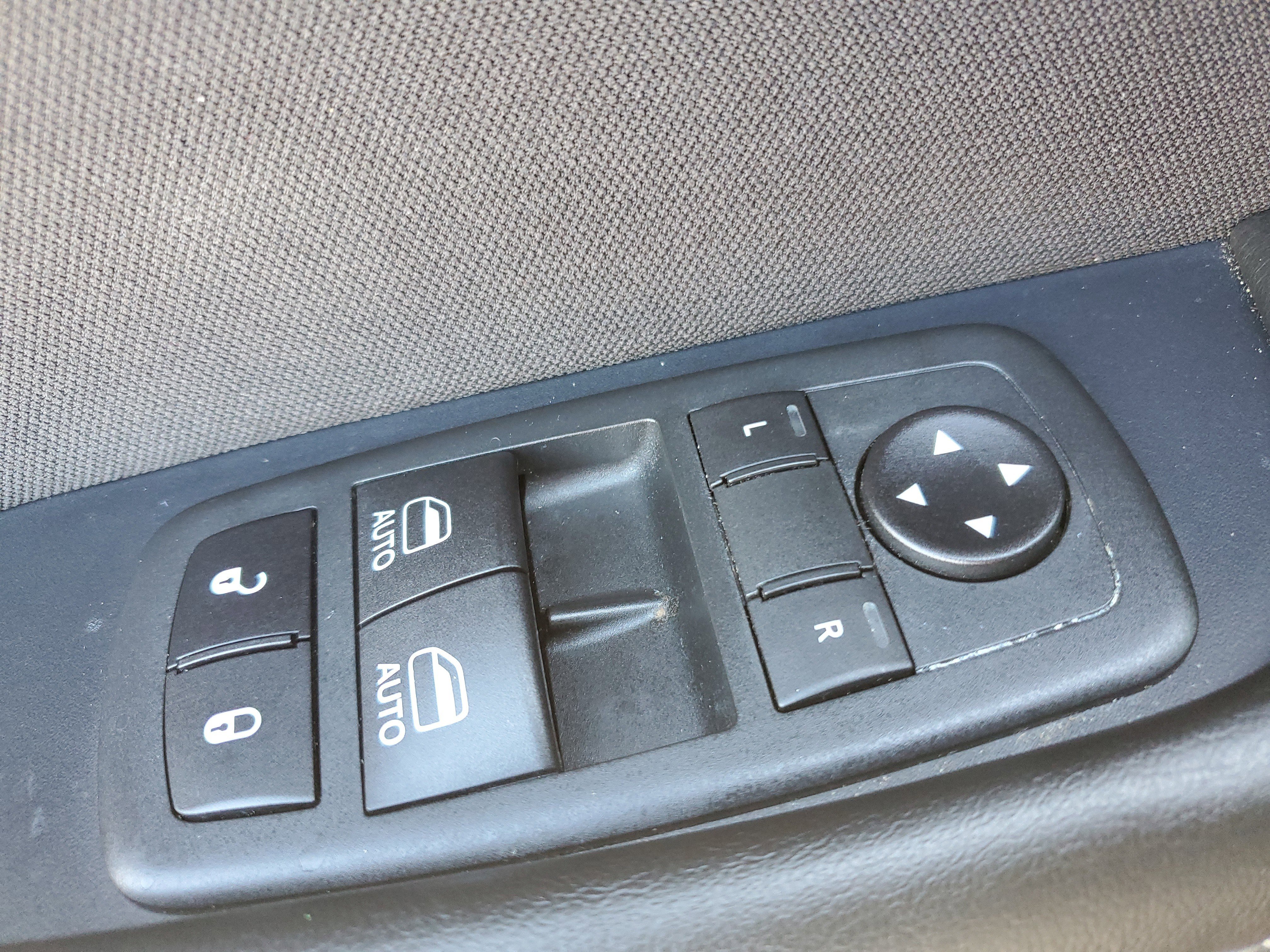 Used 2020 Dodge Challenger SXT image 17