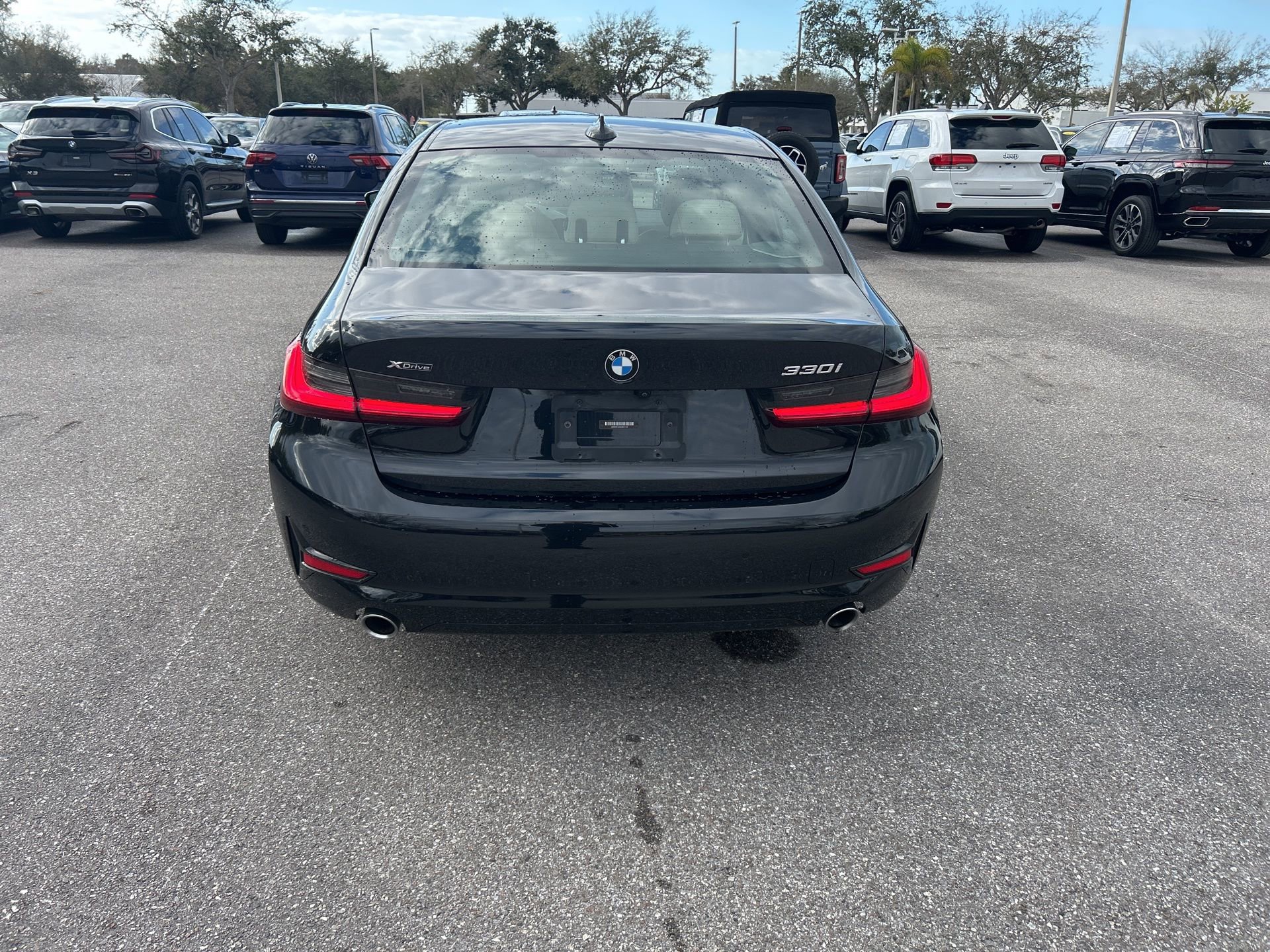 Used 2020 BMW 330i xDrive Sedan w/ Premium Package image 4
