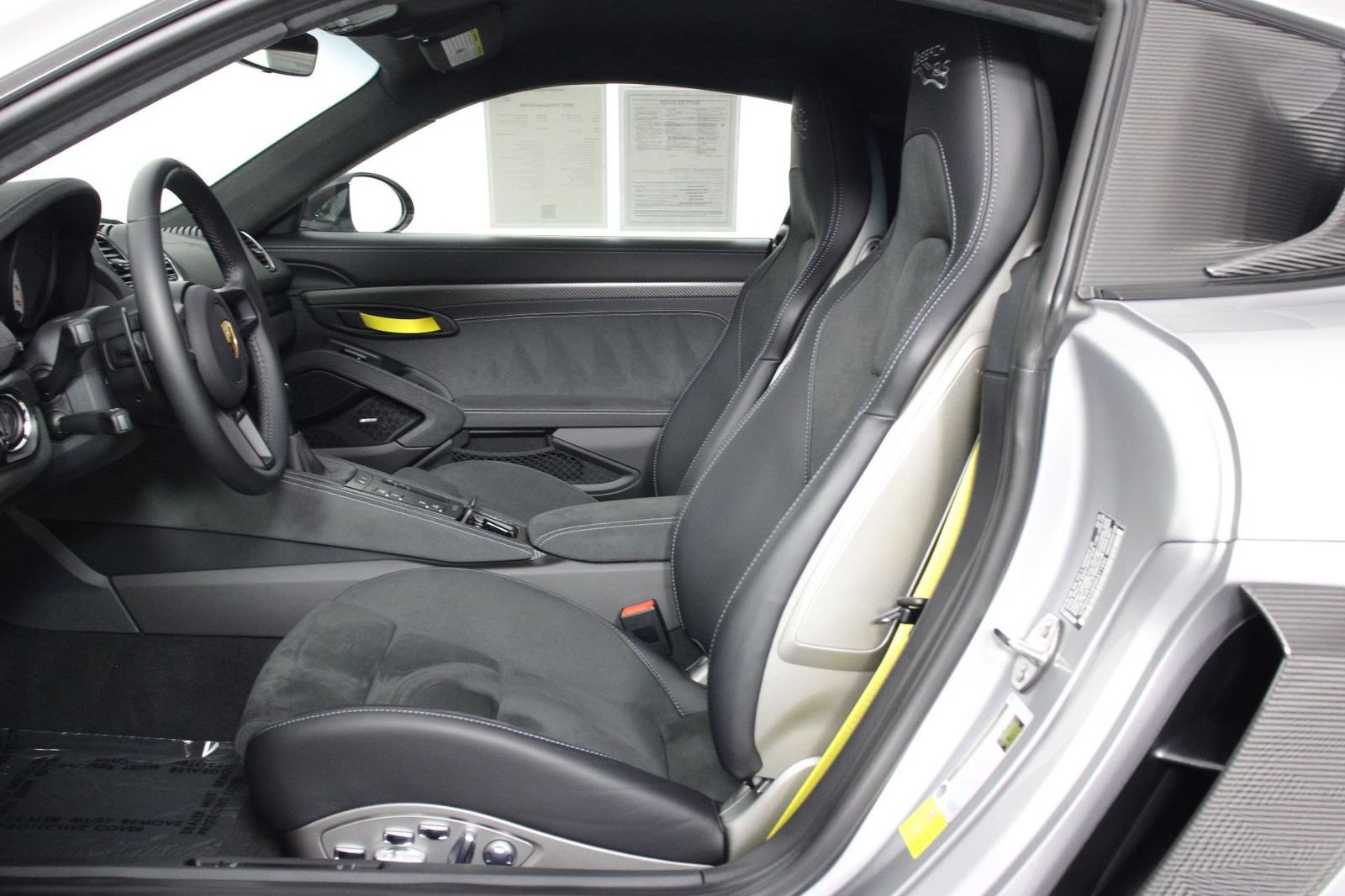 Certified 2025 Porsche 718 Cayman GT4 RS RWD image 5