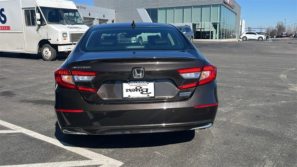 Used 2018 Honda Accord Touring image 4