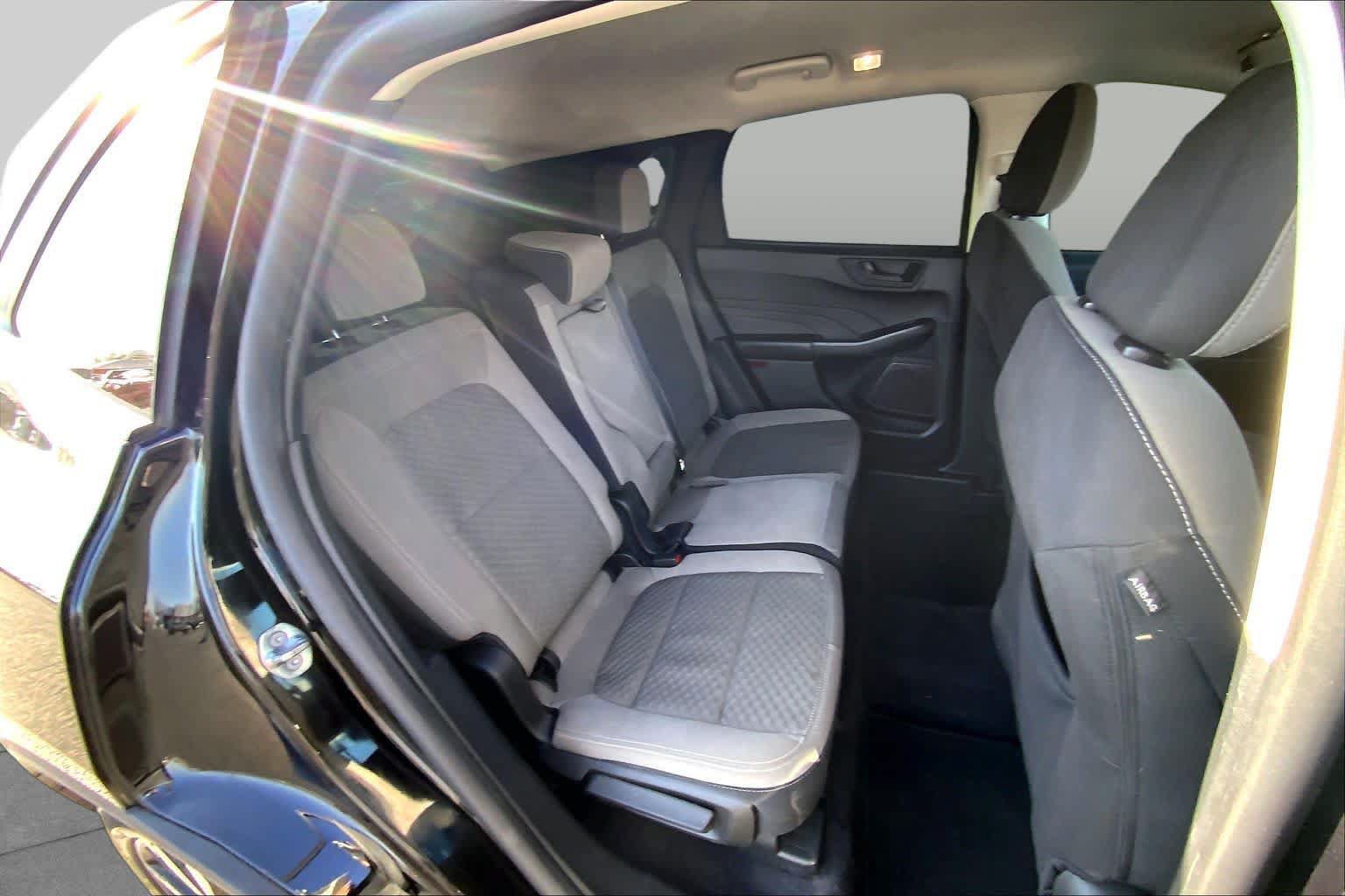 Used 2022 Ford Escape SE w/ SE Sport Appearance Package FWD image 20