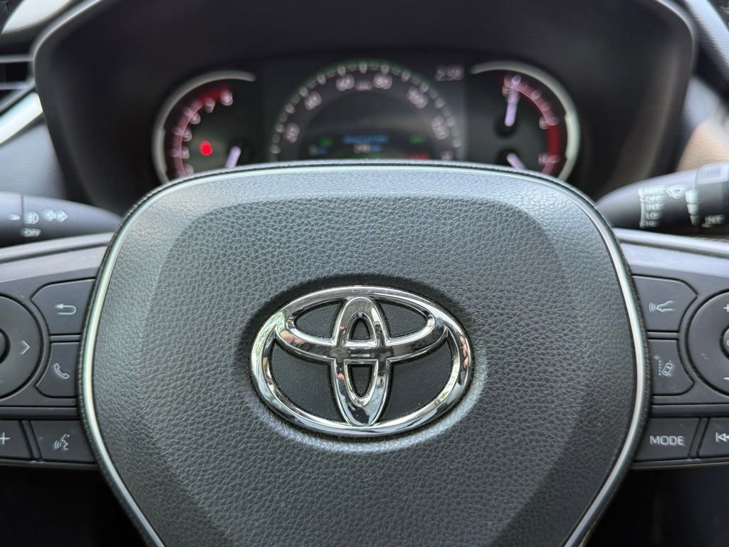 Used 2019 Toyota RAV4 Limited FWD image 29