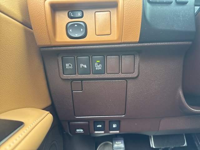 Used 2017 Lexus ES 350 w/ Luxury Package image 14