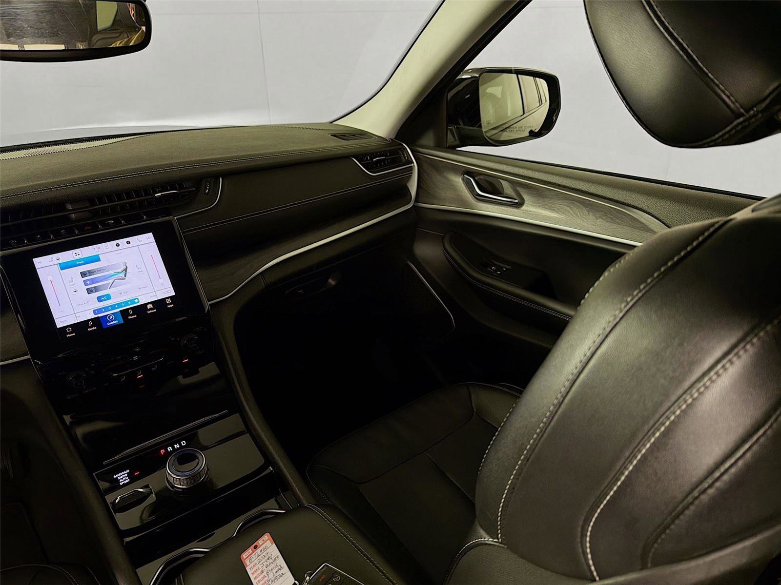 Used 2022 Jeep Grand Cherokee L Limited image 23