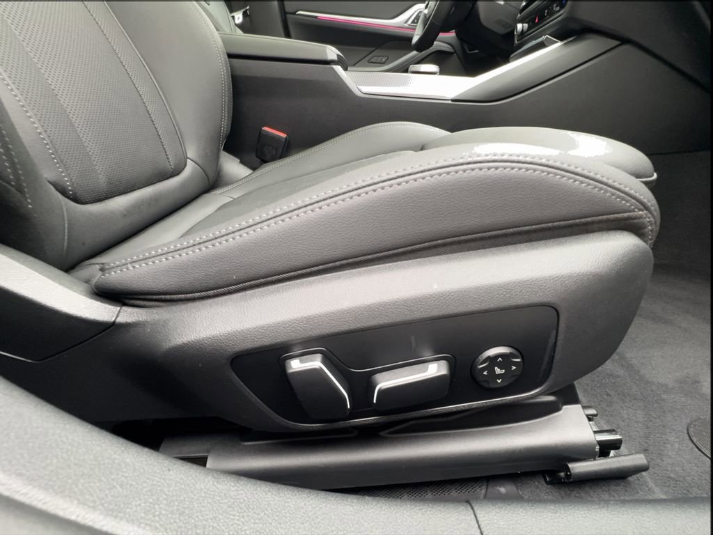 Used 2025 BMW 430i xDrive w/ Premium Package AWD/4WD image 32