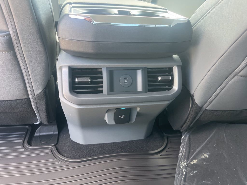 New 2025 Ford F150 Lightning Flash AWD/4WD image 9