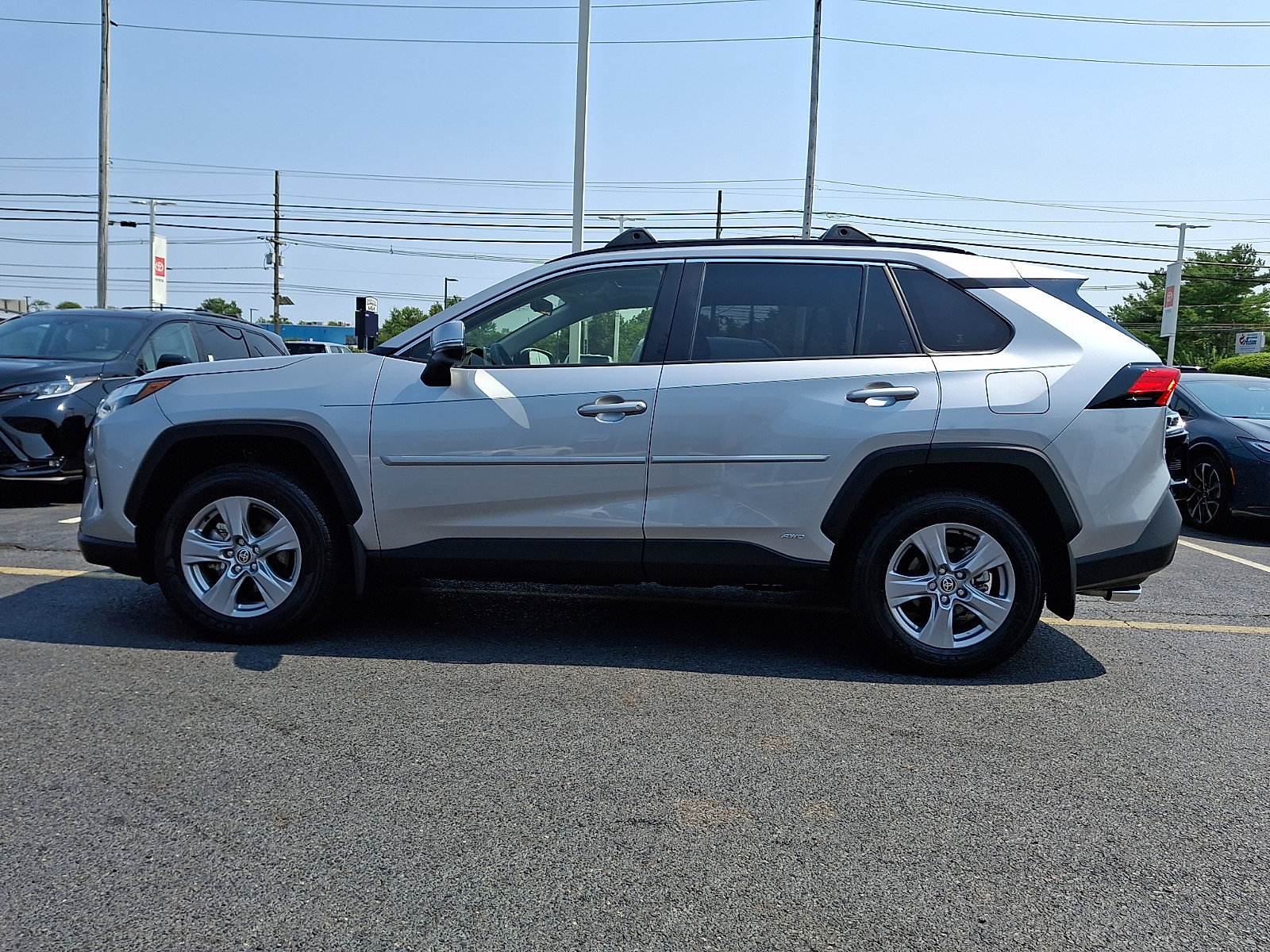Used 2025 Toyota RAV4 XLE w/ Convenience Package AWD/4WD image 8