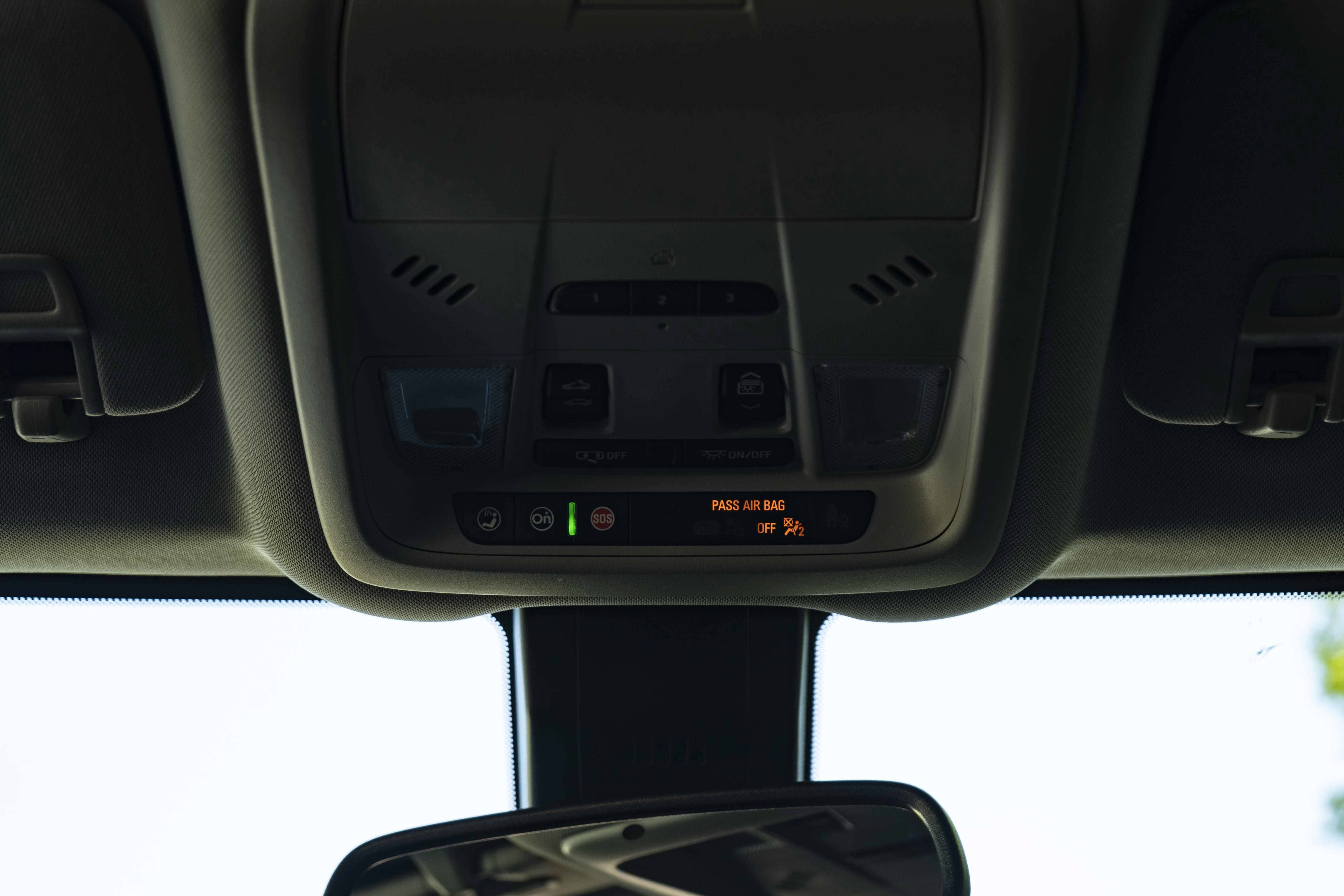 Used 2021 Chevrolet Equinox Premier FWD image 36